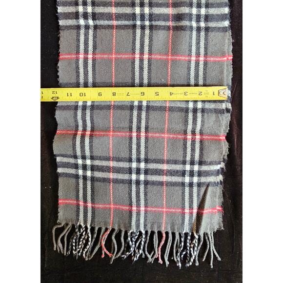 BURBERRY London 100% Lambswool Gray Scarf Shawl Nova Check Vintage (3) - Picture 6 of 9